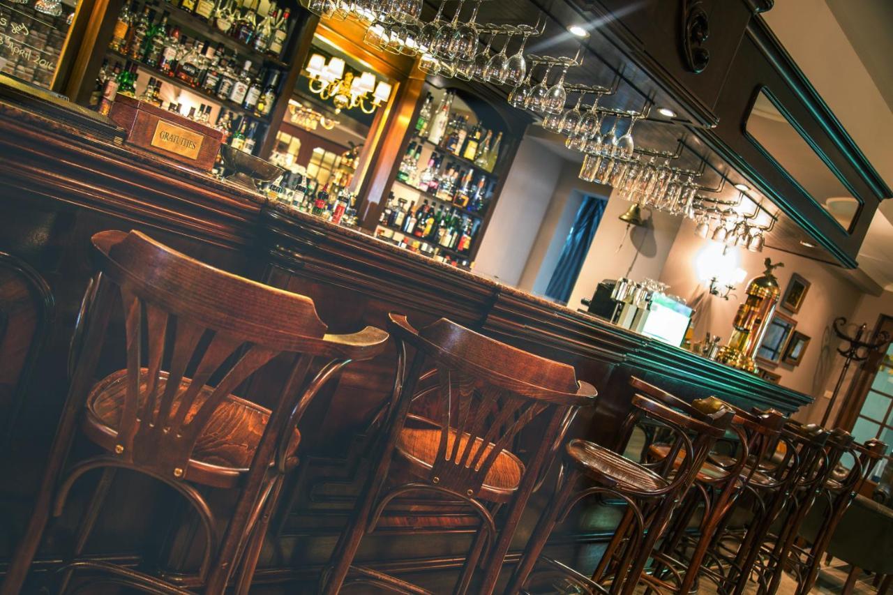 Ax The Victoria Hotel