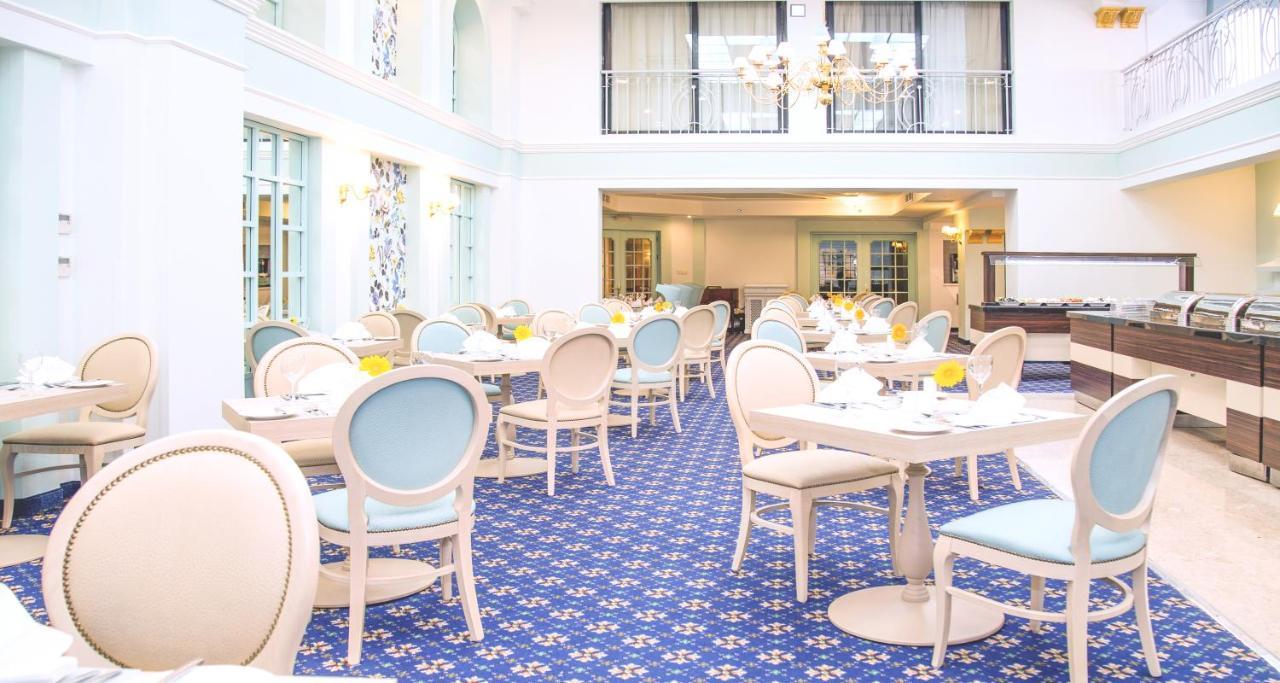 Ax The Victoria Hotel