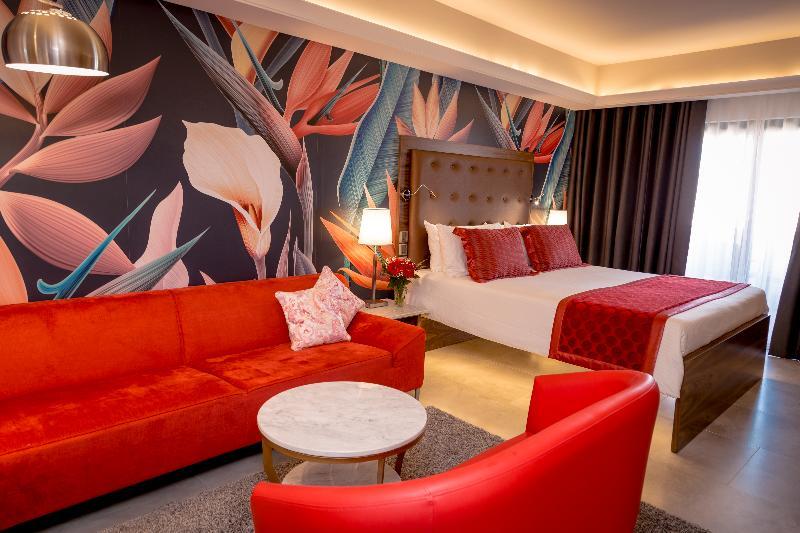 Ax The Victoria Hotel 4*